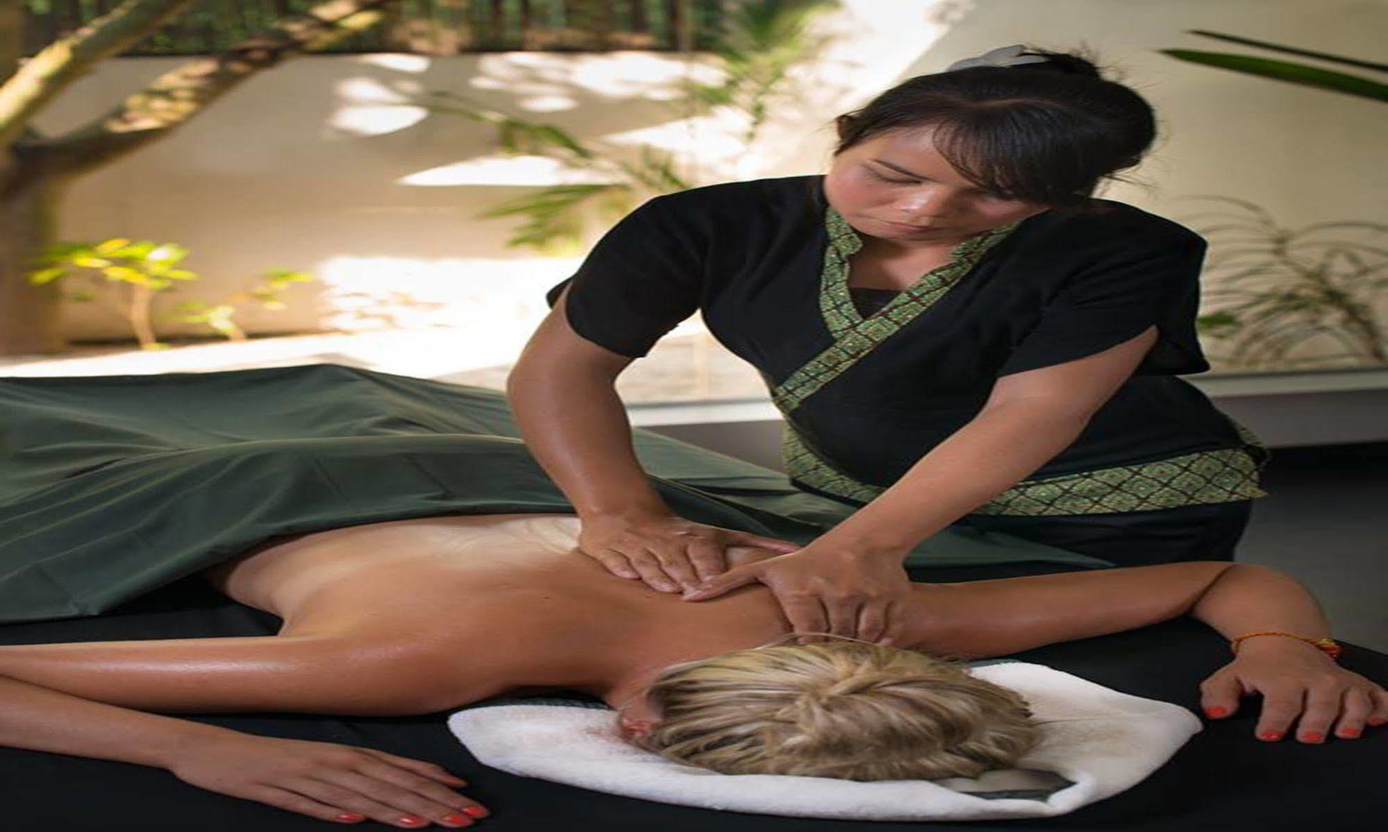 Green Park Village Guesthouse Siem Reap Bagian luar foto